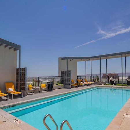 Detailed 2Bd, Highrise Dt, Pool, Gym, Parking, Sleeps 8 Apartment Phoenix Exterior photo