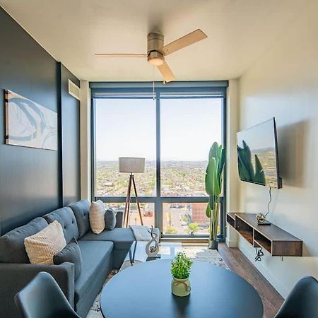 Detailed 2Bd, Highrise Dt, Pool, Gym, Parking, Sleeps 8 Apartment Phoenix Exterior photo