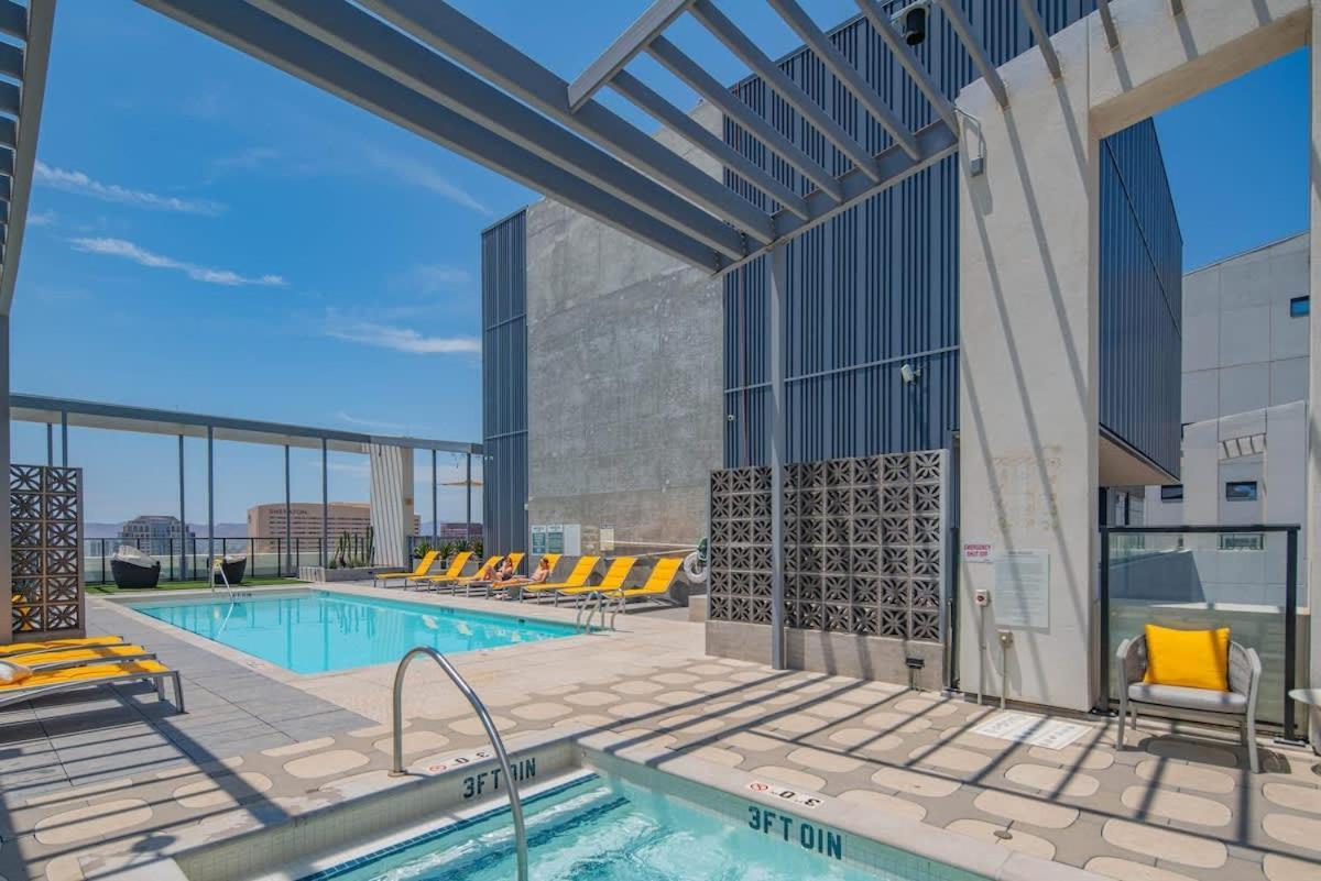Detailed 2Bd, Highrise Dt, Pool, Gym, Parking, Sleeps 8 Apartment Phoenix Exterior photo