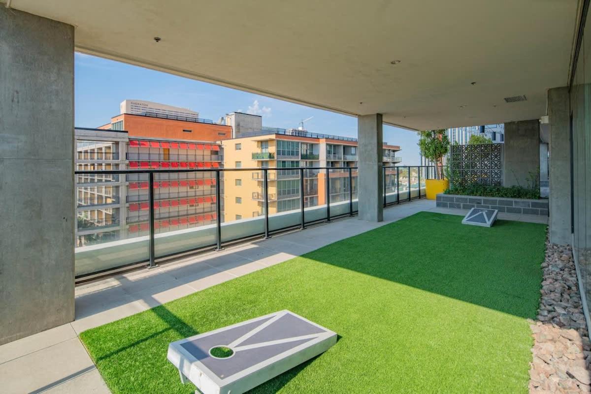 Detailed 2Bd, Highrise Dt, Pool, Gym, Parking, Sleeps 8 Apartment Phoenix Exterior photo