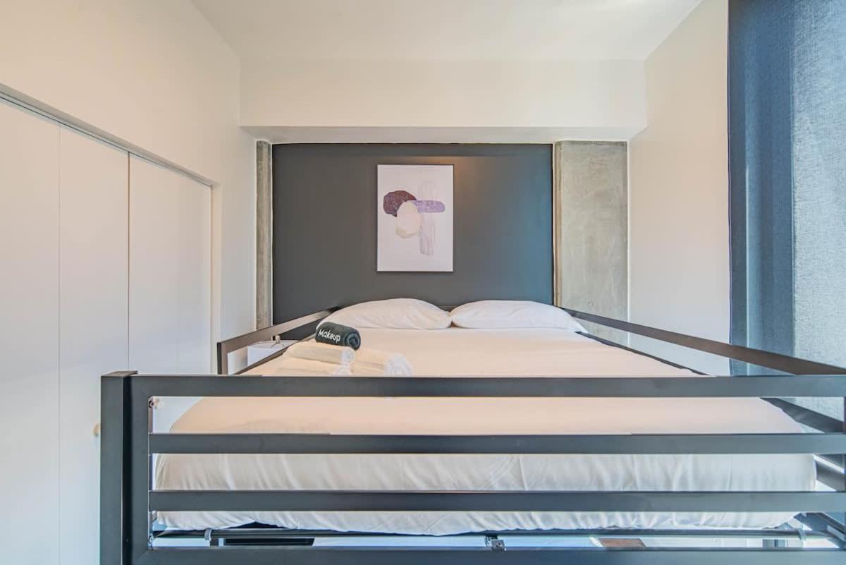 Detailed 2Bd, Highrise Dt, Pool, Gym, Parking, Sleeps 8 Apartment Phoenix Exterior photo
