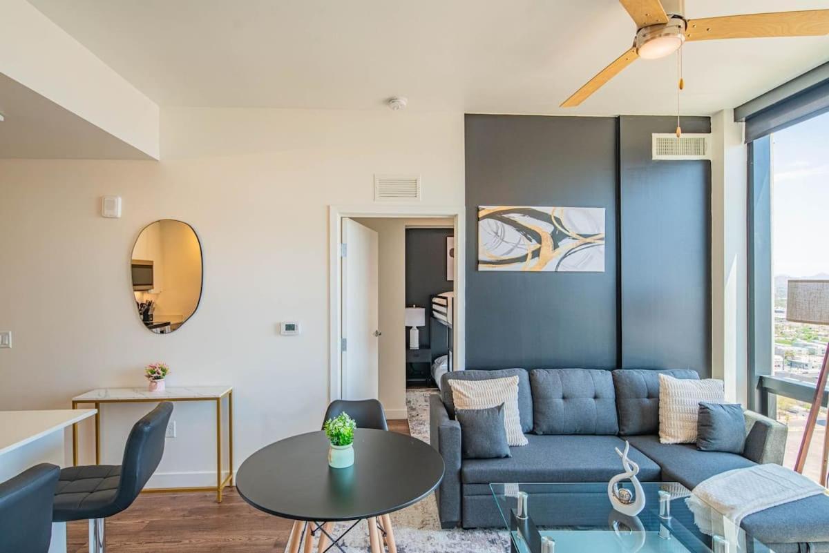 Detailed 2Bd, Highrise Dt, Pool, Gym, Parking, Sleeps 8 Apartment Phoenix Exterior photo