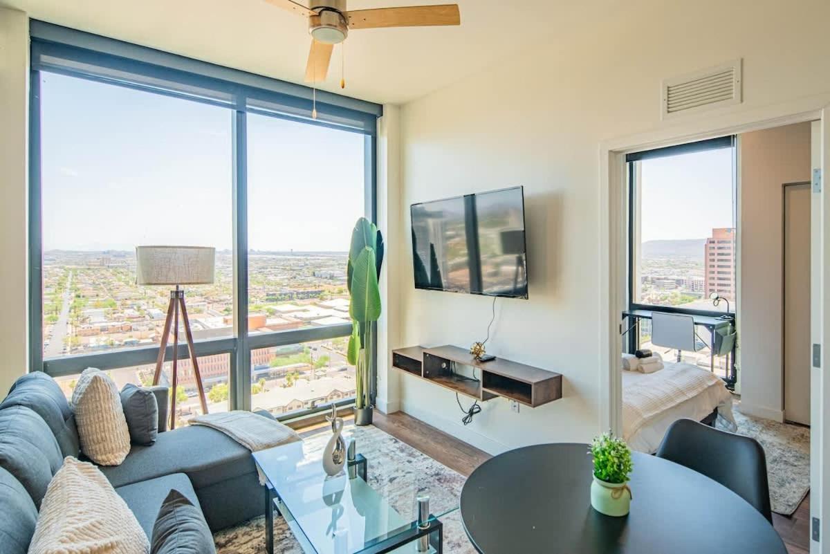 Detailed 2Bd, Highrise Dt, Pool, Gym, Parking, Sleeps 8 Apartment Phoenix Exterior photo