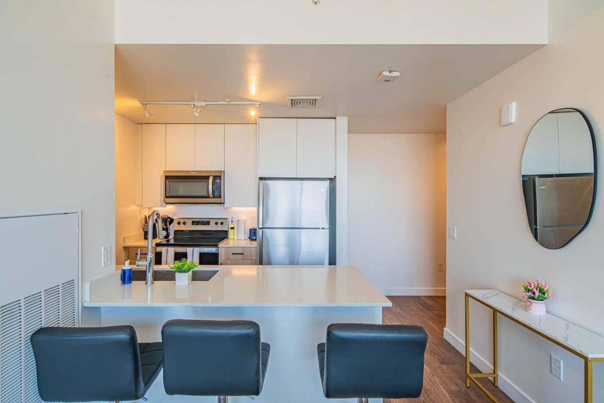 Detailed 2Bd, Highrise Dt, Pool, Gym, Parking, Sleeps 8 Apartment Phoenix Exterior photo